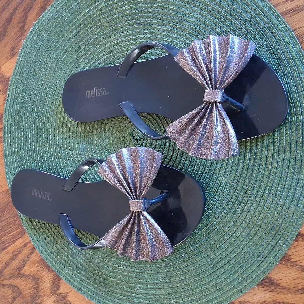 Melissa Oversized Metallic Glitter Bow Flip Flop Sandals Size 7